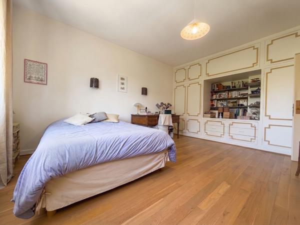 Maison TOULOUSE 8 pièce(s) 190 m2( dont dépendances)