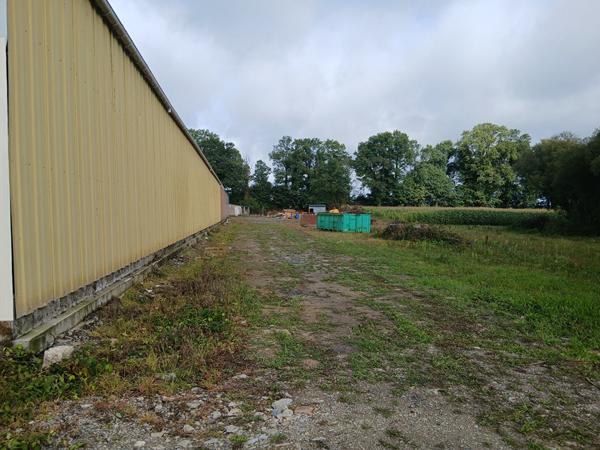 A louer entrepôt de 3200 m2 à 10 min de Pontivy. Axe Pontivy Josselin