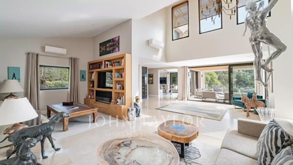 Belle villa moderne vue mer
