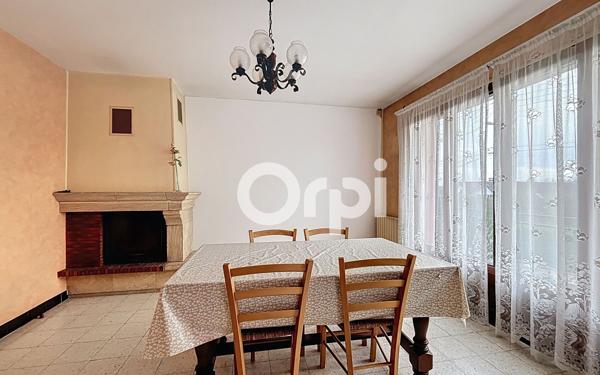 Maison à vendre    5 pièces •  Hermes