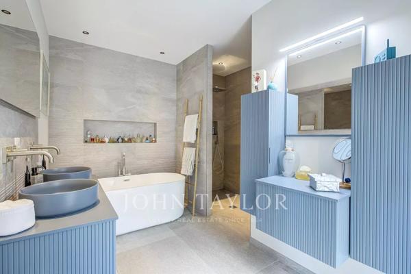 Villa contemporaine neuve – prestations haut de gamme et élégance discrète à Mougins