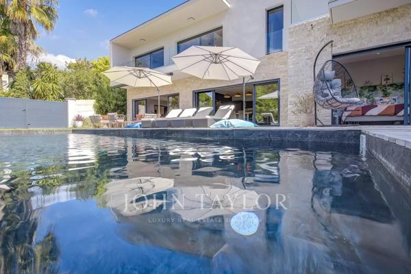 Villa contemporaine neuve – prestations haut de gamme et élégance discrète à Mougins