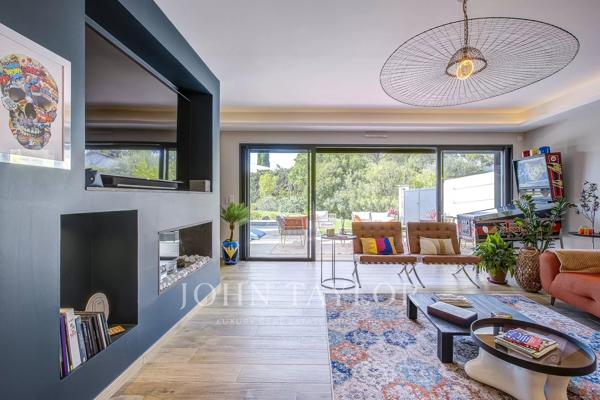 Villa contemporaine neuve – prestations haut de gamme et élégance discrète à Mougins
