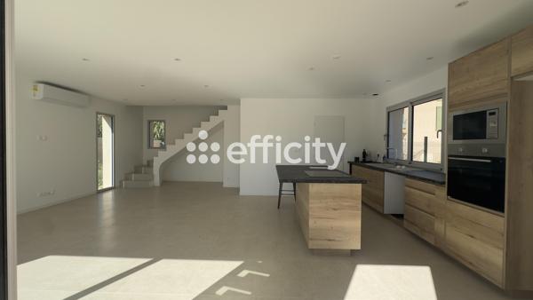 Maison
         4 pièces
        - 95 m² 350 000 € *