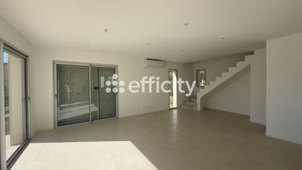 Maison
         4 pièces
        - 95 m² 350 000 € *