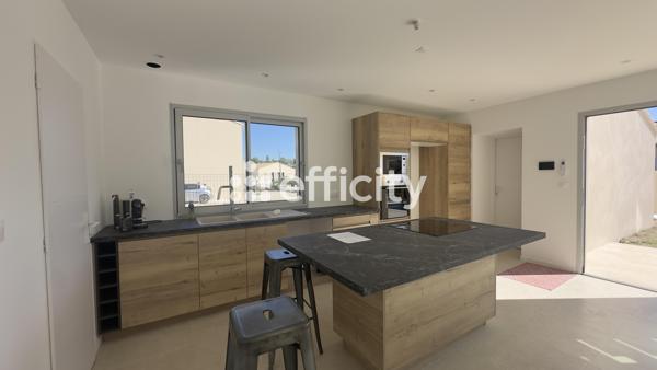 Maison
         4 pièces
        - 95 m² 350 000 € *