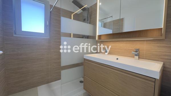 Maison
         4 pièces
        - 95 m² 350 000 € *