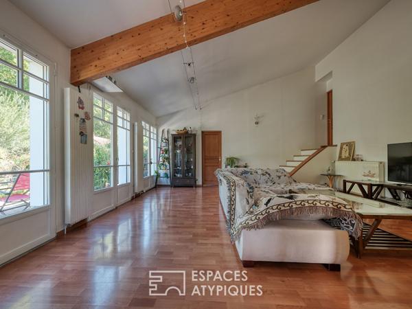 Maison de charme avec belle pièce de vie, piscine et triple garage