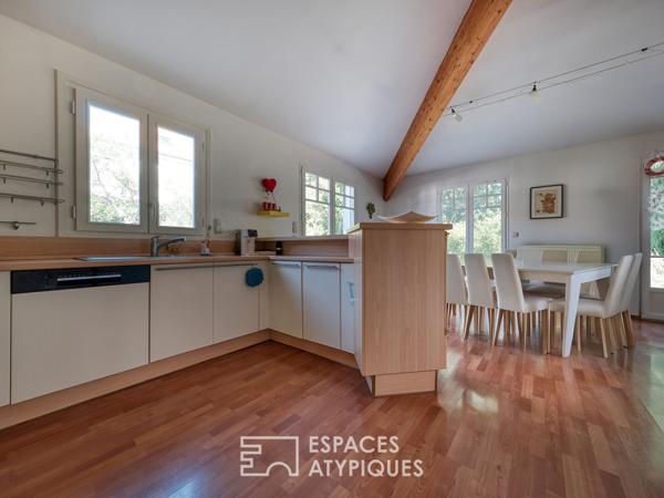 Maison de charme avec belle pièce de vie, piscine et triple garage