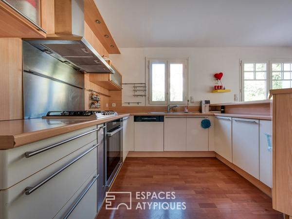 Maison de charme avec belle pièce de vie, piscine et triple garage