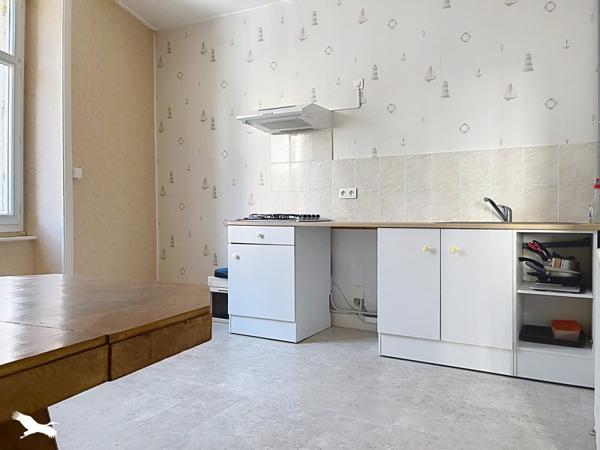 Immeuble 119 460 € Saint-Junien 159 m² DPE D