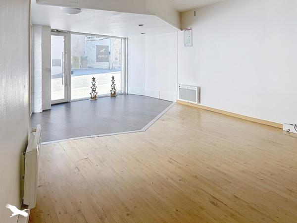 Immeuble 119 460 € Saint-Junien 159 m² DPE D