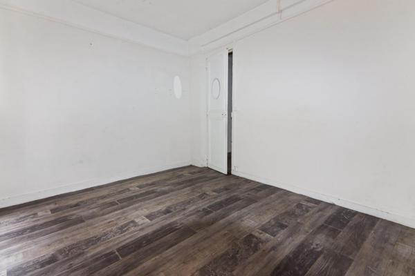 2 Pièces 26 m² Au coeur du marché de l'olive Paris 18