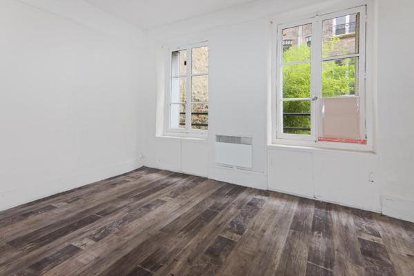 2 Pièces 26 m² Au coeur du marché de l'olive Paris 18