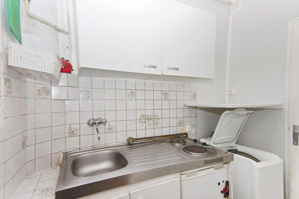 2 Pièces 26 m² Au coeur du marché de l'olive Paris 18