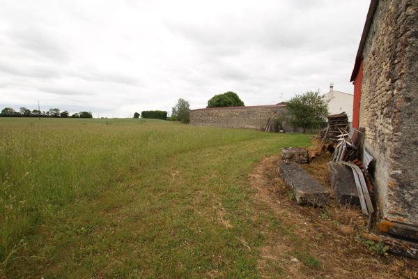Maison à vendre 1 pièces SAINT LOUP (17)