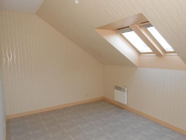 A LOUER CHATEAUNEUF SUR SARTHE Appt T2 au 1er étage de 42 m2