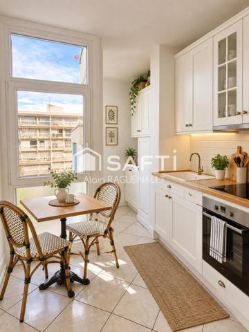 DERNIER ETAGE ( 4 eme )