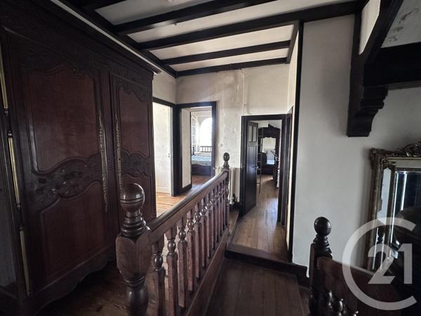 Maison à vendre  7 pièces - 200 m2 URT - 64