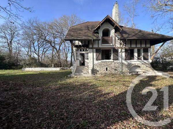 Maison à vendre  7 pièces - 200 m2 URT - 64