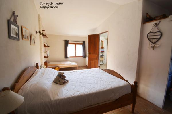 Bastide authentique à vendre 170m² à EGUILLES (13)