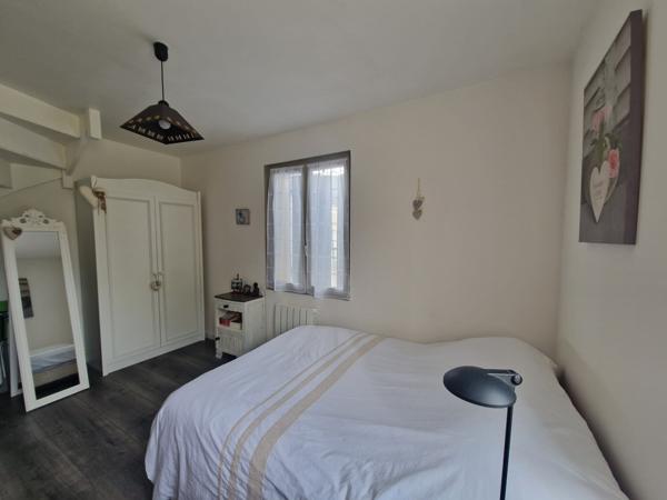 maison pierre 2ch, bureau; louée, garage et jardin