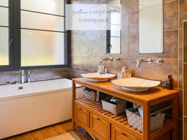 ARBENT ( 01100) - Maison de 173 m2 - 1112 m2 de terrain