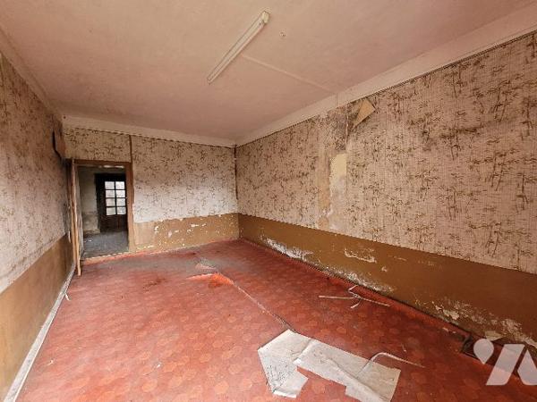 Maison à réhabilier avec terrain