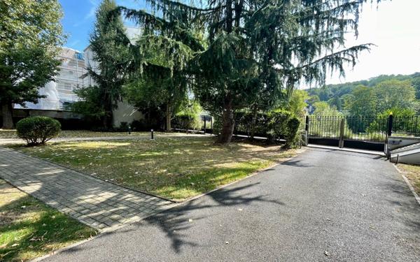 Appartement à vendre    2 pièces • 47,24 m2 La Varenne - Saint-Maur-des-Fossés