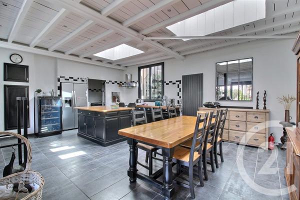 Maison à vendre  4 pièces - 119,69 m 2   PESSAC  - 33