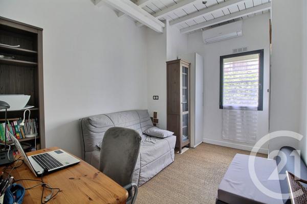 Maison à vendre  4 pièces - 119,69 m 2   PESSAC  - 33