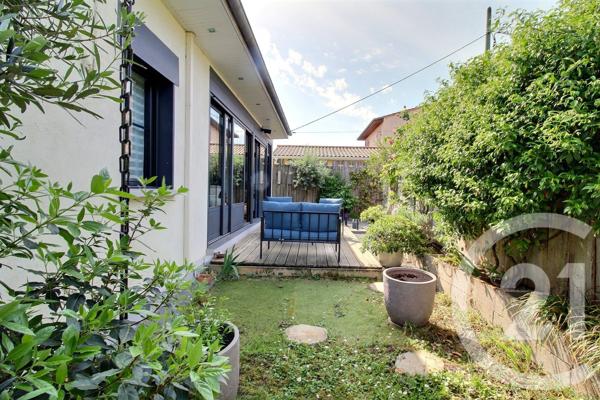 Maison à vendre  4 pièces - 119,69 m 2   PESSAC  - 33