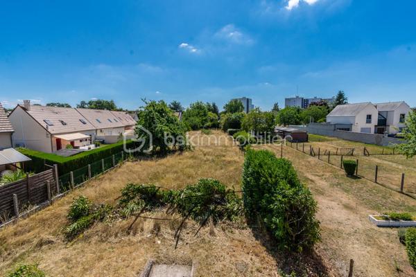 Terrain de 1 299 m²