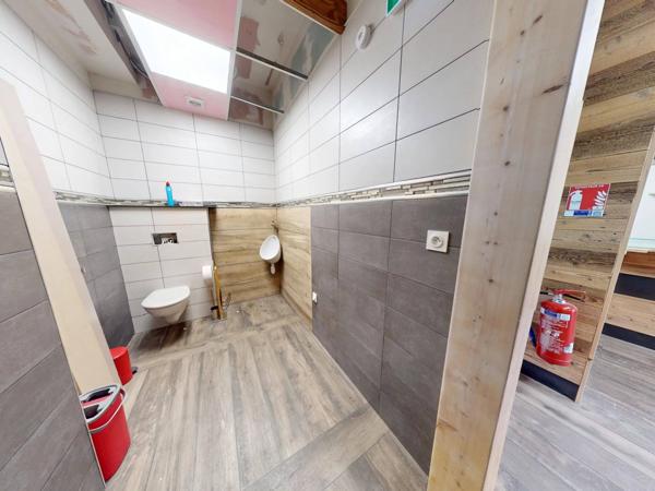 Troyes, Local Commercial Libre sans Droit d'entrée