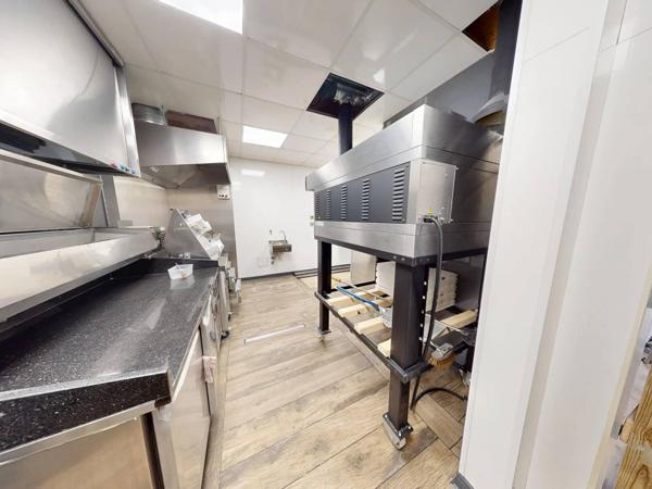 Troyes, Local Commercial Libre sans Droit d'entrée