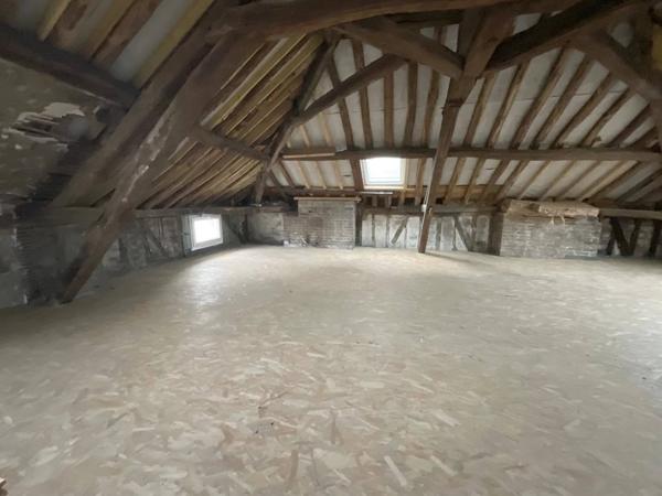 Troyes, Local Commercial Libre sans Droit d'entrée