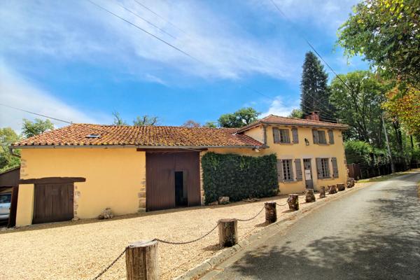 Maison à vendre à Terres-de-Haute-Charente (16270) - Charente