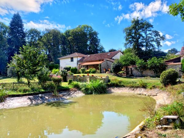 Maison à vendre à Terres-de-Haute-Charente (16270) - Charente