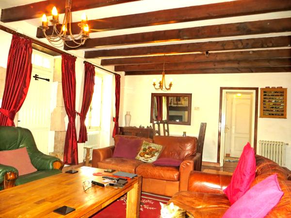 Maison à vendre à Terres-de-Haute-Charente (16270) - Charente