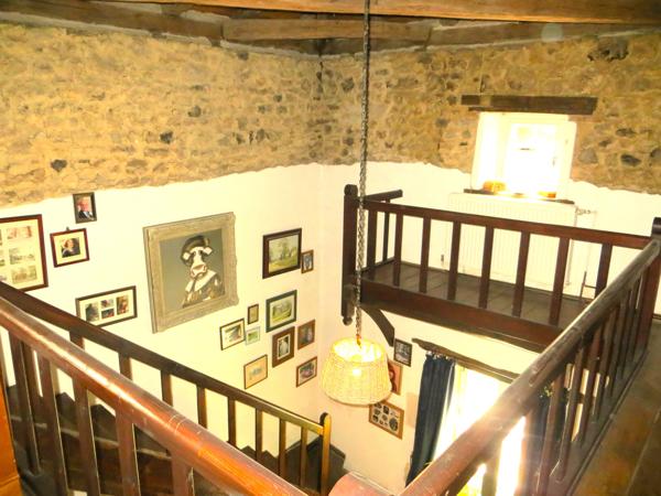 Maison à vendre à Terres-de-Haute-Charente (16270) - Charente