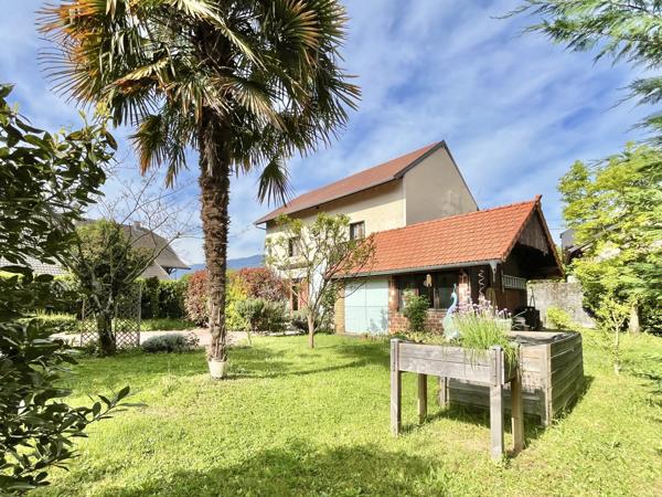 CHARMANTE MAISON DE VILLE / 3 CHAMBRES / JARDIN / DEPENDANCES /
