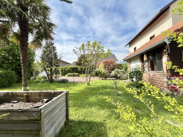 CHARMANTE MAISON DE VILLE / 3 CHAMBRES / JARDIN / DEPENDANCES /