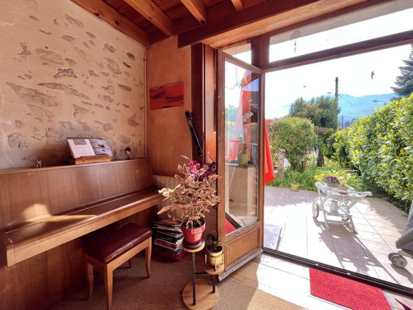 CHARMANTE MAISON DE VILLE / 3 CHAMBRES / JARDIN / DEPENDANCES /