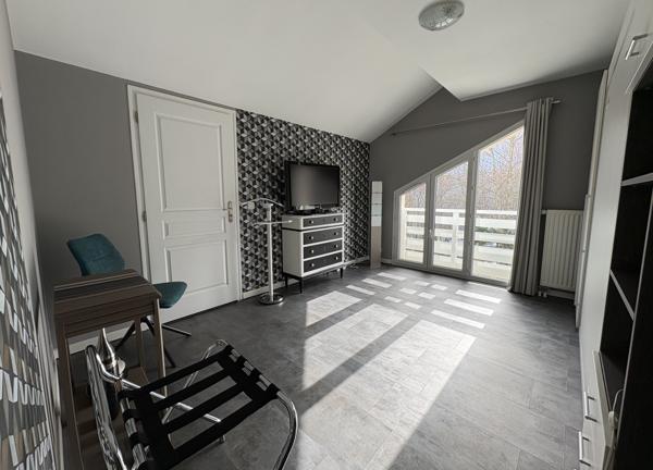 Maison
         6 pièces
        - 203 m² 1 090 000 € *