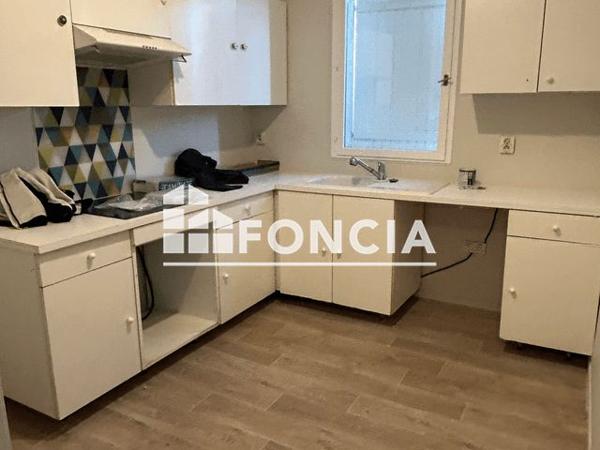 Location Appartement 4 pièces 84.4 m² - 19 RUE DE LA COTE Saint Priest En Jarez 42270