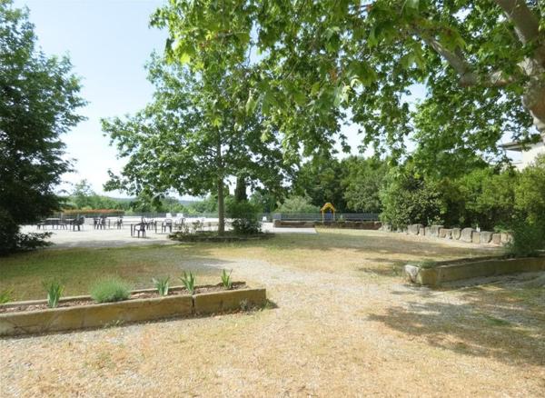 Appartement avec terrasse de 36.14m² libre de bail dans résidence de vacance