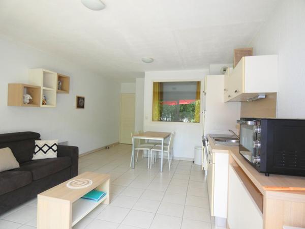 Appartement avec terrasse de 36.14m² libre de bail dans résidence de vacance