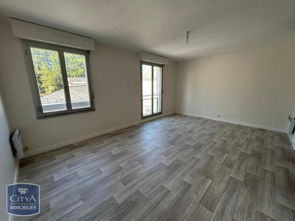 Appartement à louer 2 pièces 47.04m² Laval (53000)