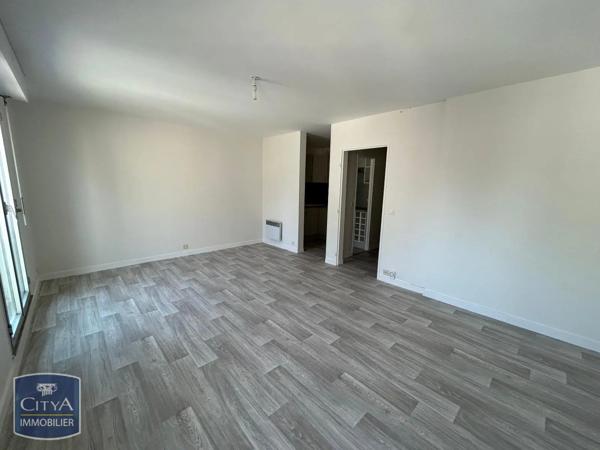 Appartement à louer 2 pièces 47.04m² Laval (53000)