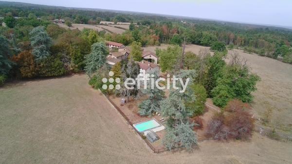 Maison
         11 pièces
        - 370 m² Bien prestige 590 000 € *